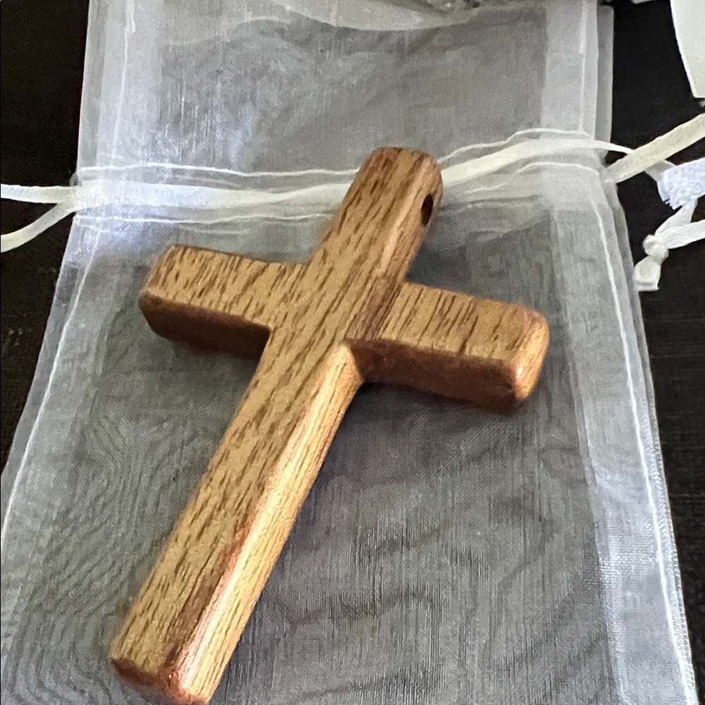 # 0702** White Lace Flower Wedding Tings Basket with Veil. W/ real Wood Cross. - Picture 4 of 17